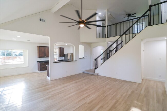Building Photo - 14311 Ragus Lake Dr