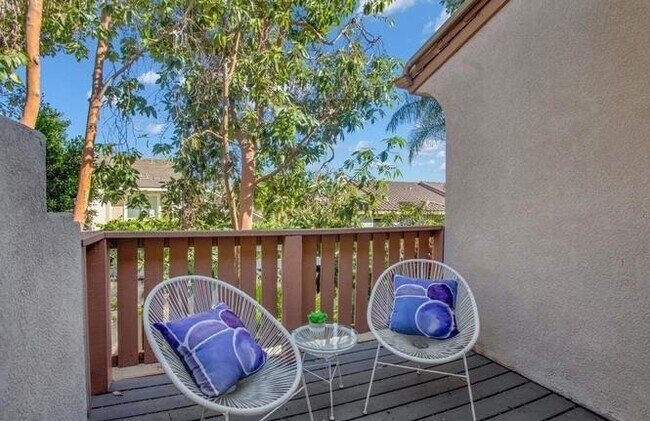 Building Photo - 6068 Paseo Salinero