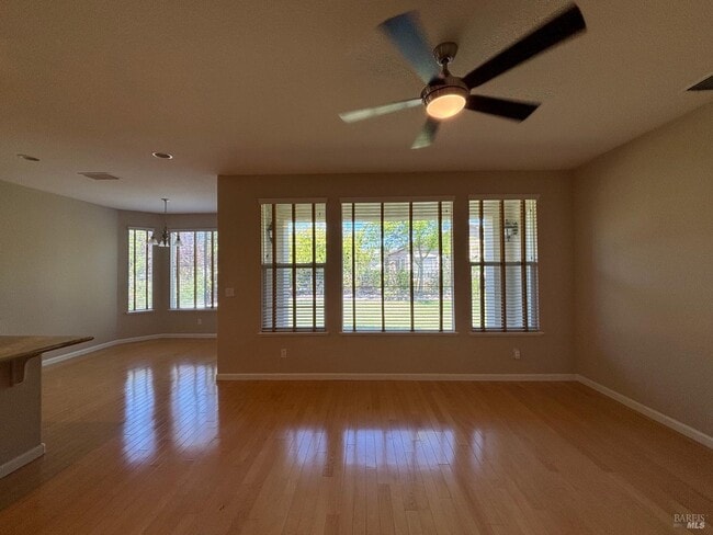 Building Photo - 505 Marianna Pl