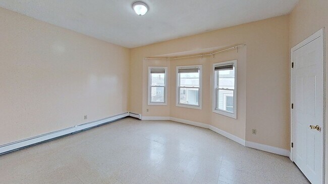 Building Photo - 33 Elmore St
