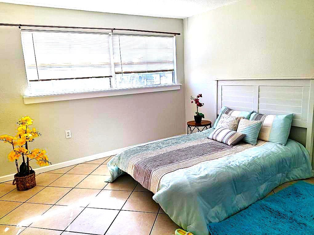 Building Photo - 5641 94th Terrace N