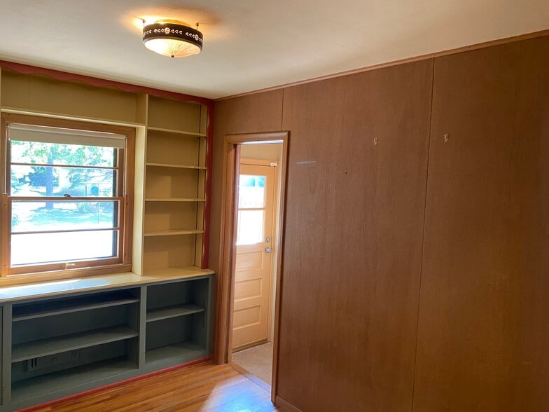 Nursery room to back entry - 3477 5th St NE