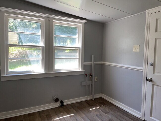 Building Photo - "Charming Greenville Retreat: Cozy 3-Bed, 2-Bath Home at 18 Whitehorse Rd Ext.!"