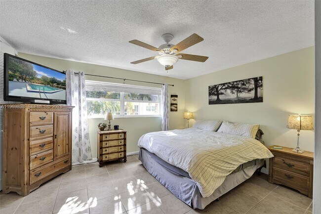 Building Photo - 3430 NW 52nd Ave