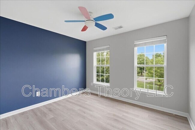 Building Photo - 42211 Marcy Way