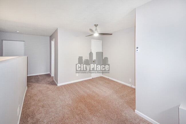 Building Photo - 2633 S Randolph St