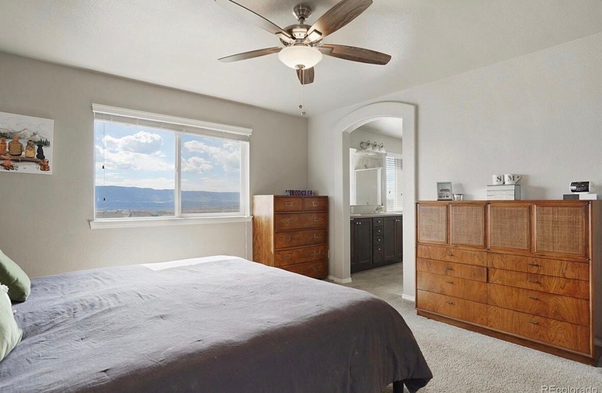 Building Photo - 11020 Echo Canyon Dr