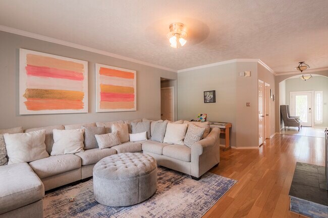 Building Photo - 10 Delphinium Pl