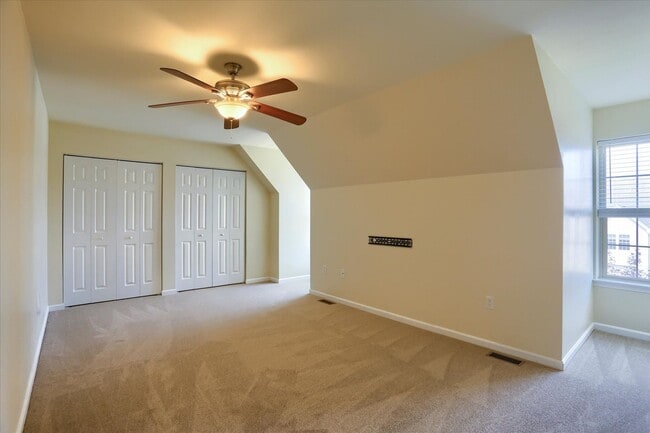 Building Photo - 35 Brook Side Dr