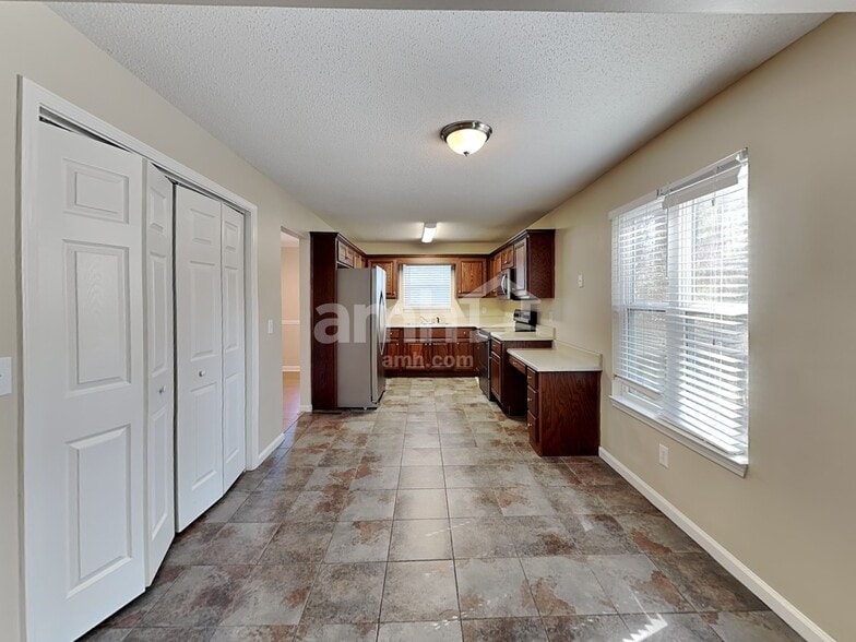 Building Photo - 117 Bainbridge Ct