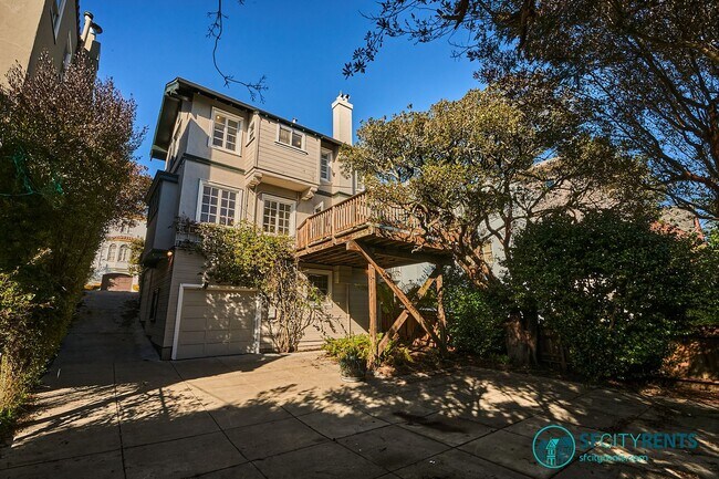 Building Photo - Forest Hill: Elegant Single Family Home