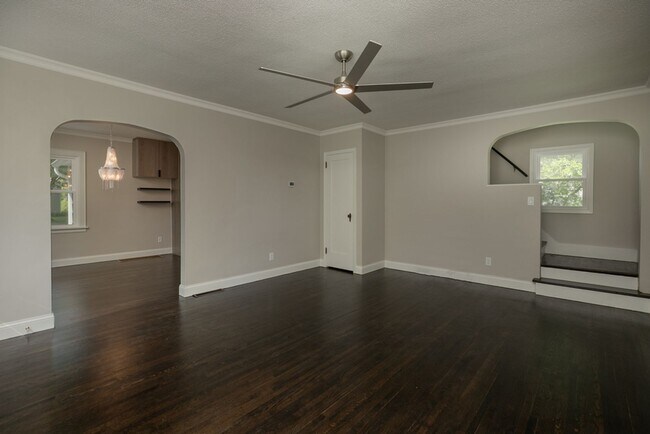 Building Photo - Renovated Beautiful Single Family House