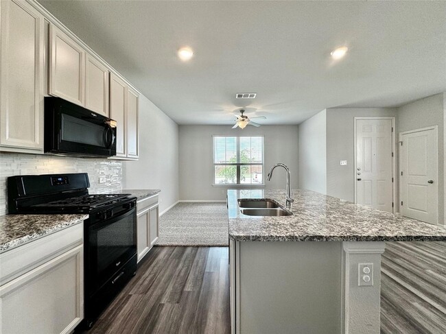 Building Photo - 5701 Pleasanton Pkwy