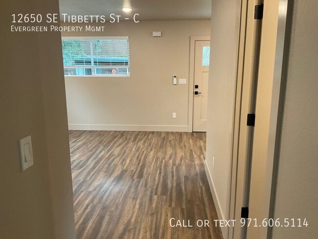 Building Photo - 12650 SE Tibbetts St