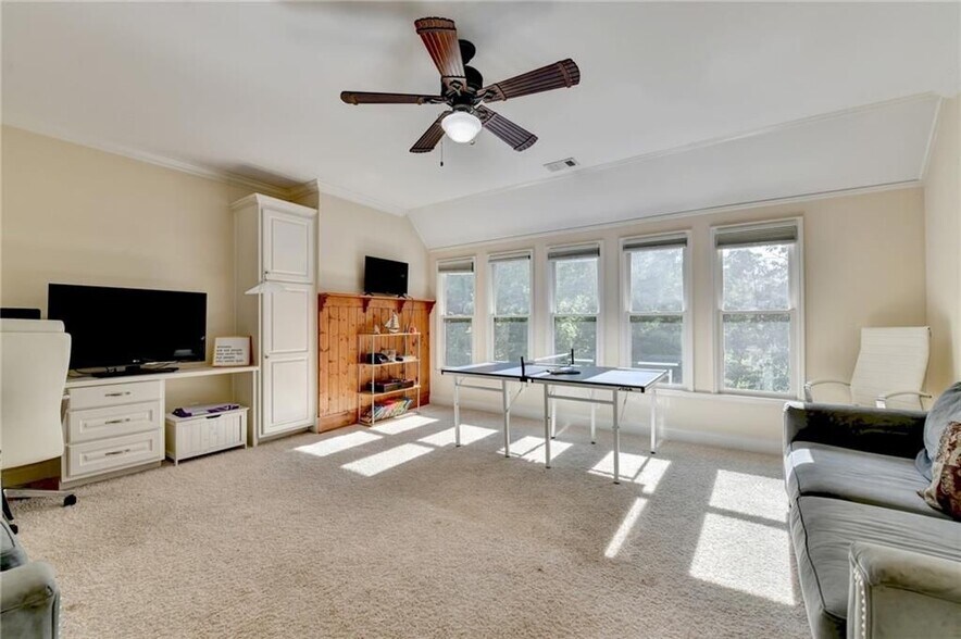 Building Photo - 11037 Estates Cir