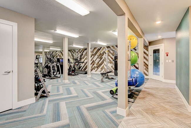 Building Photo - Emerald Ridge