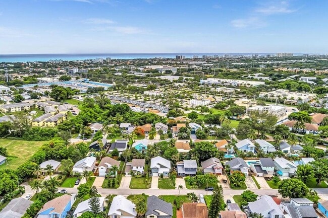 Building Photo - 2438 Southridge Rd