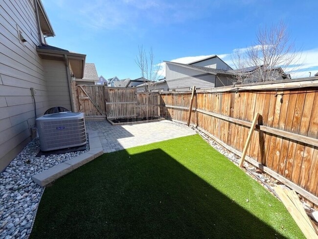 Building Photo - 5873 N Geneva St