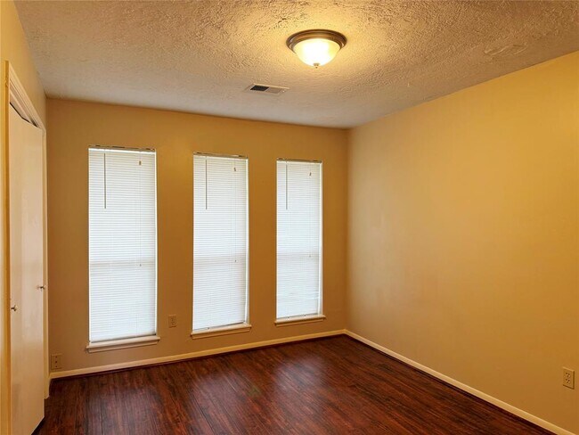 Building Photo - 13430 Exton Ln