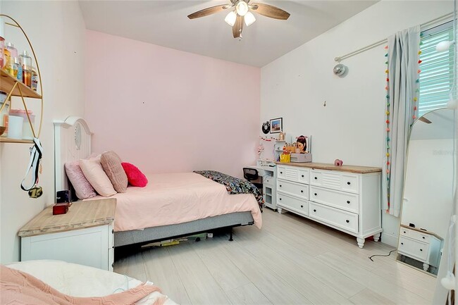 Building Photo - 360 Cedarbrook Ct