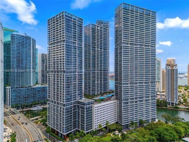 Building Photo - 485 Brickell Ave