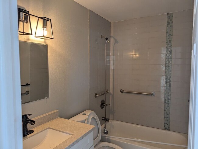 Building Photo - 57 Lima St