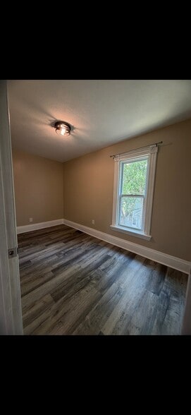 Building Photo - 1711 4th Ave