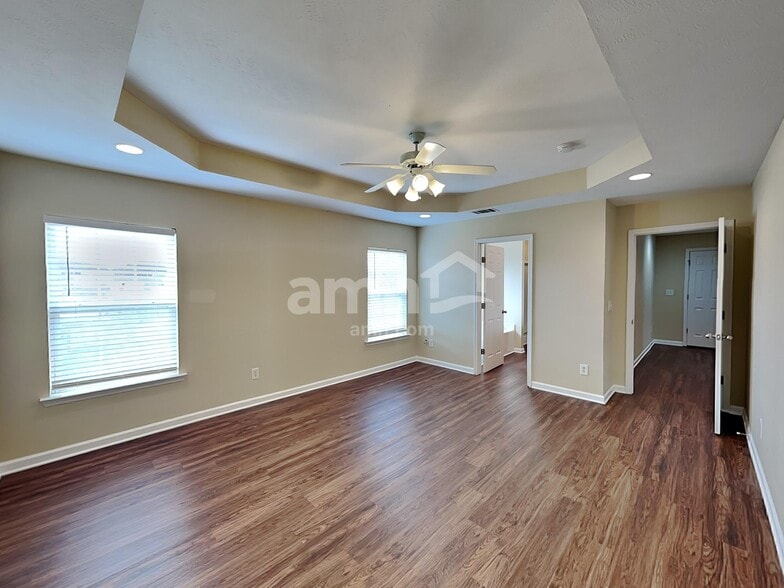 Building Photo - 256 Neal Ave