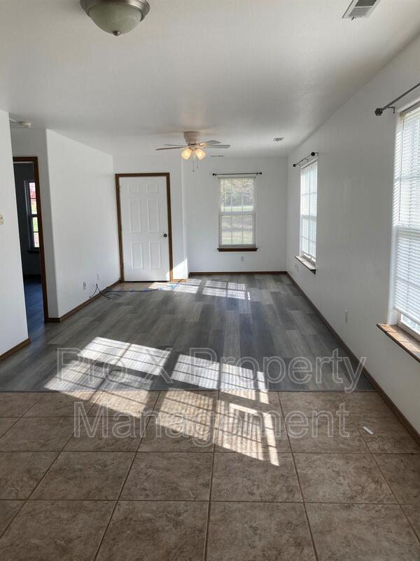 Building Photo - 2898-A S Kenser Ct