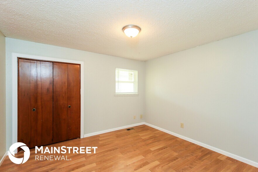 Building Photo - 305 W Grand Teton Ct