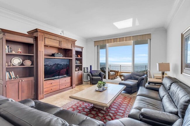 Building Photo - Step into luxury with this fully furnished PH offering stunning ocean and bay views. Located in t...