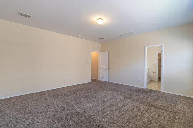 Building Photo - 2013 Rachel Ln