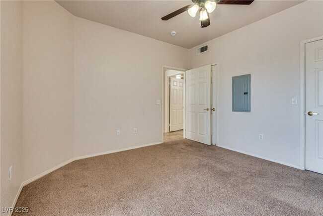 Building Photo - 10550 W Alexander Rd