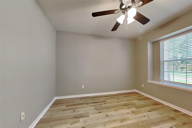 Building Photo - 22 Orchid Grove Pl