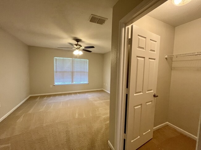 Building Photo - 8202 Downpatrick Ct