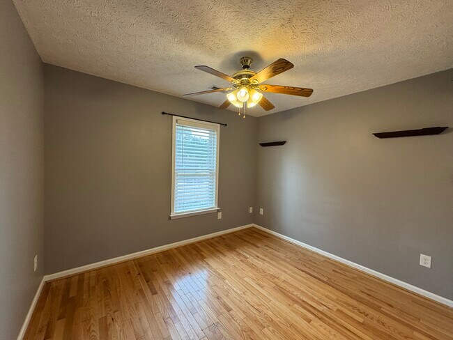 Building Photo - 42 Lodge Rd