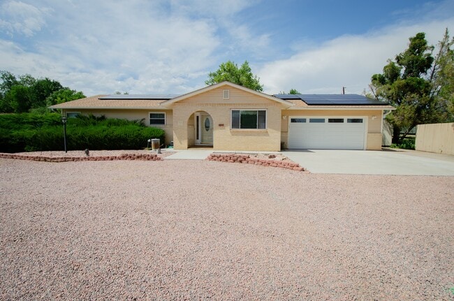 Primary Photo - 215 Hillcrest Pl