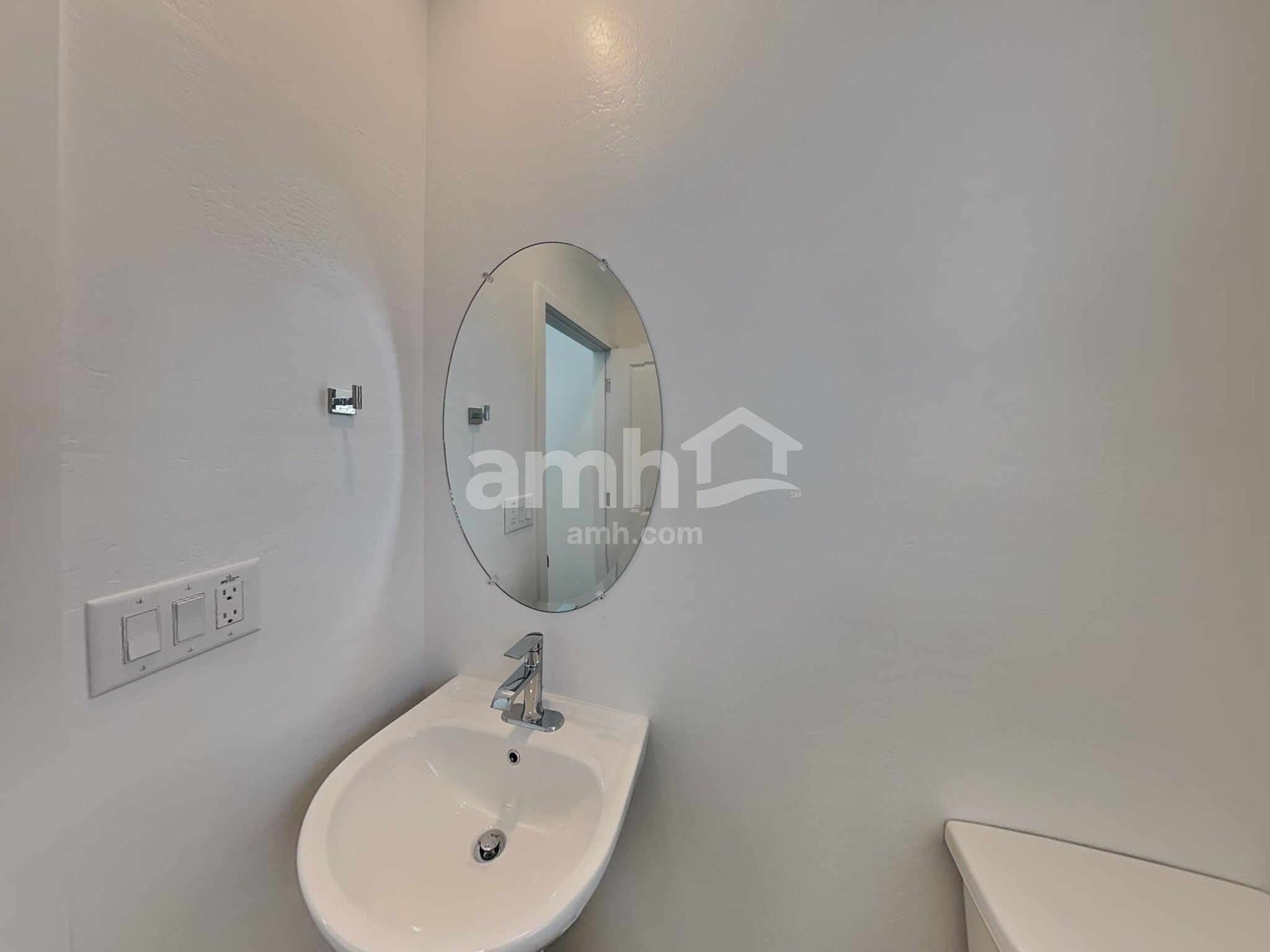 Building Photo - 20177 W Thomas Rd