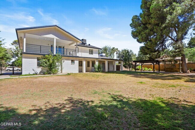 Building Photo - 5109 Memory Dr
