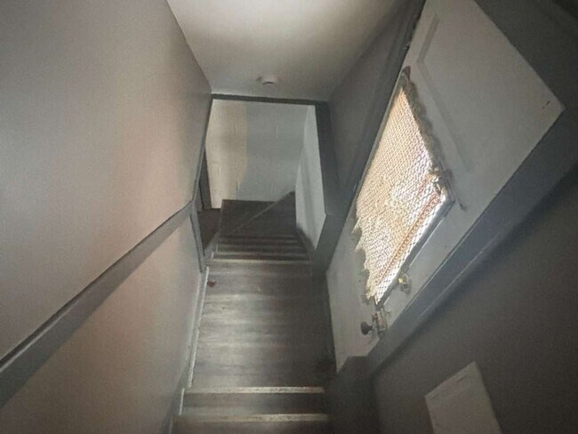 Building Photo - 19231 Mapleview St