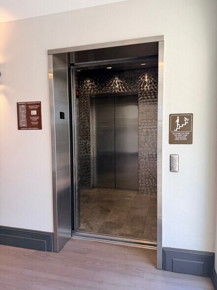 Main Elevator - 3950 Ohio St