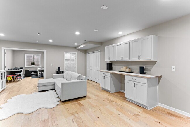 Building Photo - 1675 Addison Cir