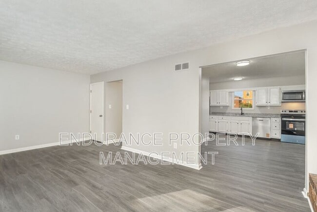 Building Photo - 4606 Glenway Ave