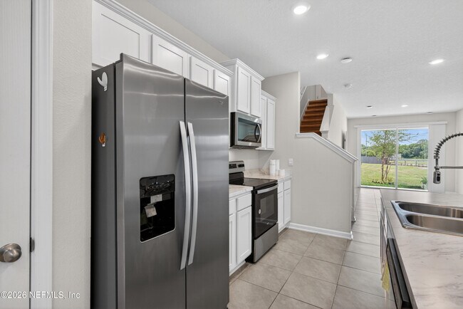 Building Photo - 8210 Larose Rd