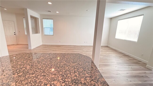 Building Photo - 7375 Benlomond Ave