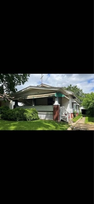 Building Photo - 1390 N Huron St