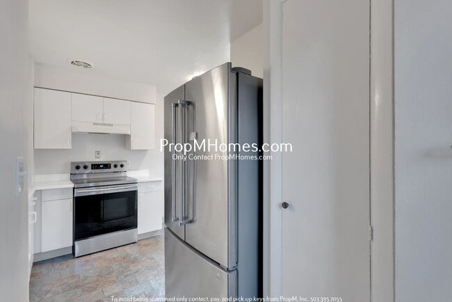 Building Photo - Charming Portsmouth Gem! W/D Included!