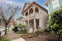 Building Photo - Charming Goose Hollow Home, Big, Spacious, and Bright!