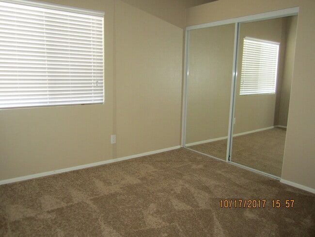 Building Photo - CANYON CREST GORGEOUS SINGLE STORY