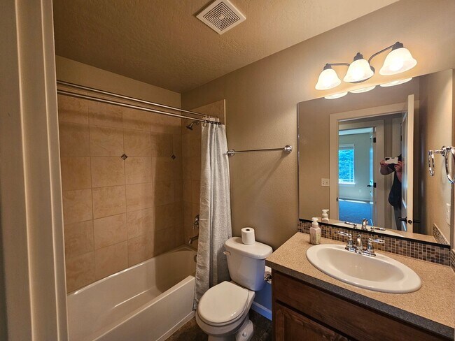 Building Photo - Beautiful Updated Home